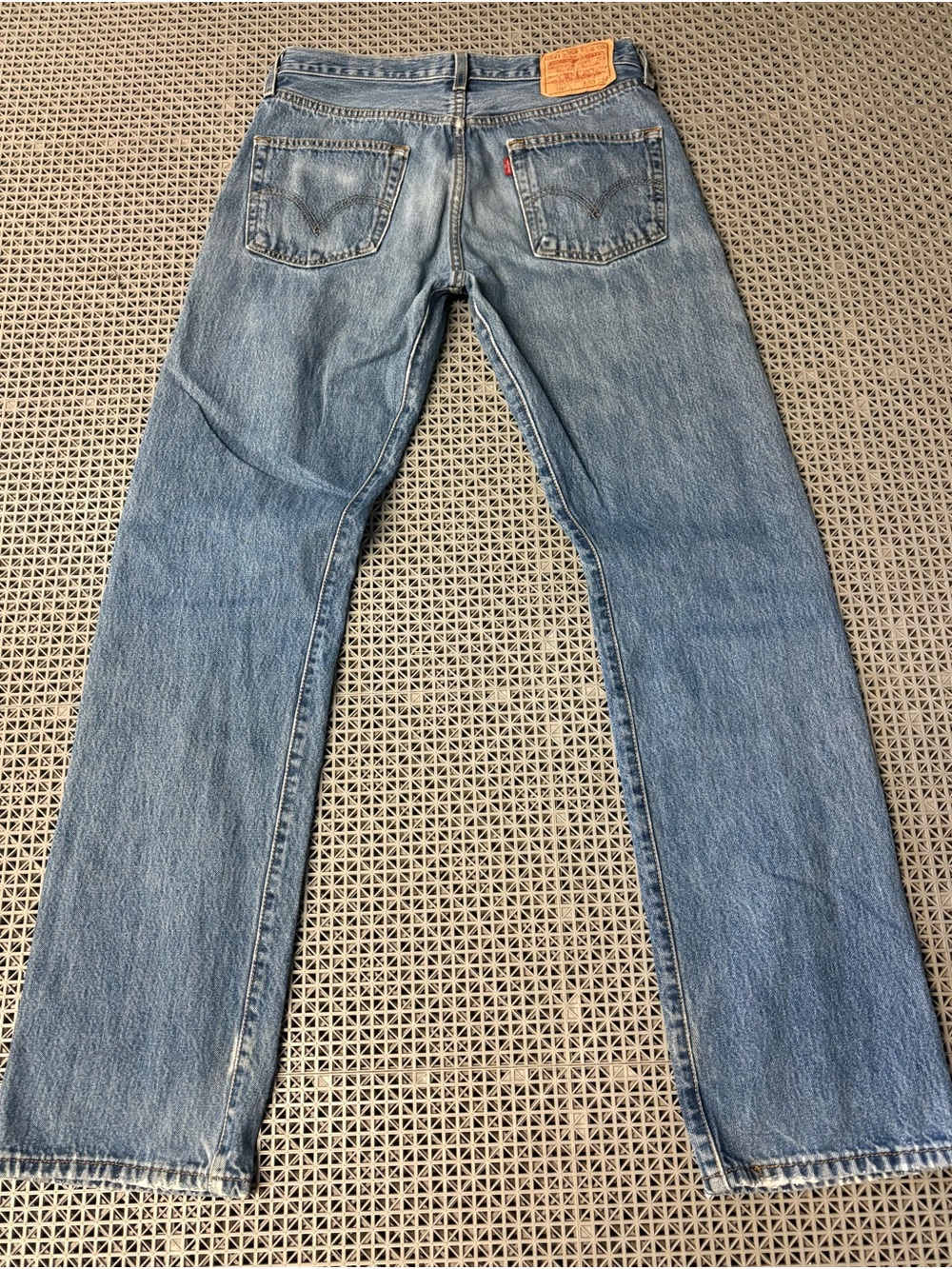 Vintage Levi's 501 Medium Wash Button-Fly Blue Jeans - Y2K - Picture 2 of 15
